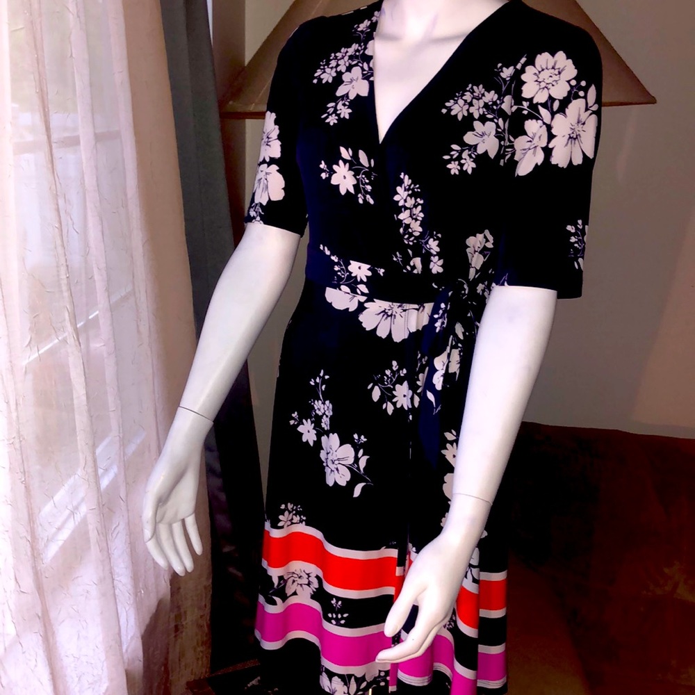 Vince Camuto Navy Floral Wrap Dress - Size 8